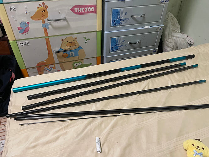 Mình vẫn thường xuyên bảo dưỡng cần câu carbon của mình bằng sáp Smith này. Ảnh Toàn Năng Chiến 7m2