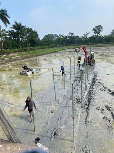 Hình ảnh thi công nạo vét và làm sàn hồ câu Chí Kiên